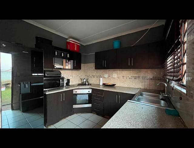 3 BEDROOM HOUSE FOR SALE IN UMHLATHUZE